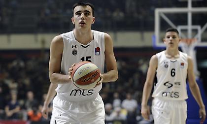 Παρελθόν από την Παρτιζάν ο Πετσάρσκι