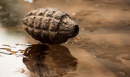 Συναγερμός στο Μενίδι: Βρέθηκε χειροβομβίδα δίπλα στο Δημοτικό Γυμναστήριο