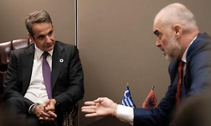 Συνάντηση Μητσοτάκη – Ράμα: Να κατοχυρωθούν τα περιουσιακά δικαιώματα της μειονότητας