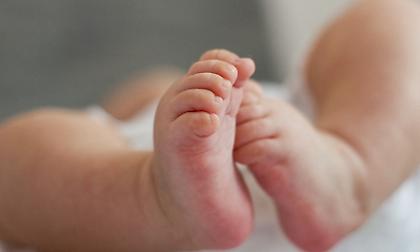 Σοκ στην Κρήτη: Νεκρό βρέφος σε τάπερ μέσα σε κάδο ανακύκλωσης