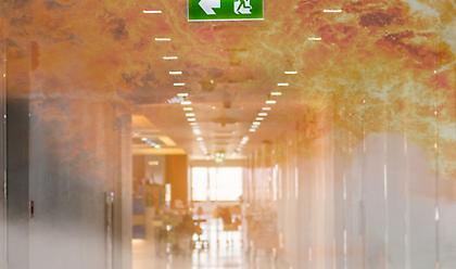 Οκτώ βρέφη έχασαν τη ζωή τους από πυρκαγιά σε μαιευτήριο