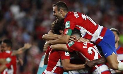 Έμεινε όρθια και έπιασε… κορυφή η Γρανάδα!