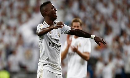 Με γκολάρα του Βινίσιους προηγείται η Ρεάλ (video)