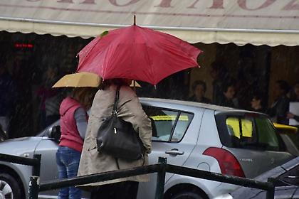 Καιρός σήμερα: Βροχές και καταιγίδες σε Ιόνιο και Ήπειρο – Μικρή άνοδος της θερμοκρασίας