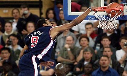 Βινς Κάρτερ: 19 χρόνια από το «κάρφωμα του θανάτου»! (video, pic)