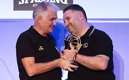 Γιατράς: «Αφιερωμένο το βραβείο σε όσους με πίστεψαν και με αγάπησαν»