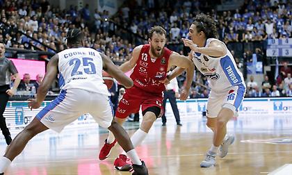 Άνετη πρεμιέρα για την Αρμάνι