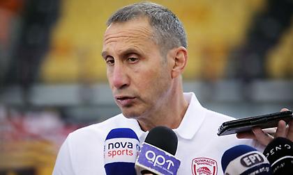 Μπλατ: «Προσαρμόζομαι στο υλικό που έχω»