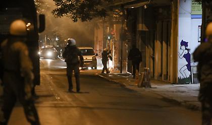 Επίθεση με βόμβες μολότοφ εναντίον διμοιρίας των ΜΑΤ