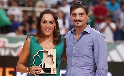 Βράβευσε την Κουβέλη ο Δημήτρης Γιαννακόπουλος, «τα είπε» και με τη Μυρτώ (pics)