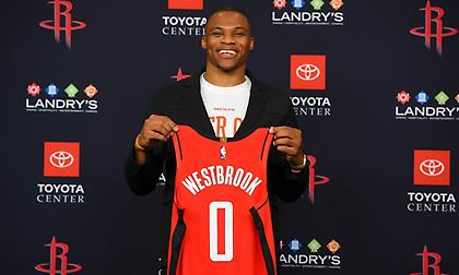 Χάνει τα δύο πρώτα φιλικά των Ρόκετς ο Γουέστμπρουκ