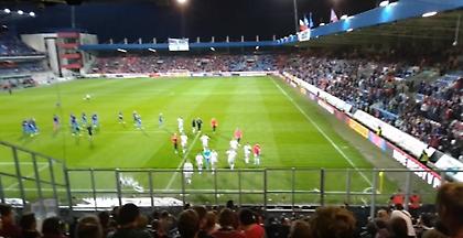 Οπαδοί της Σπάρτα Πράγας υποχρέωσαν τους παίκτες να βγάλουν τις φανέλες! (video)