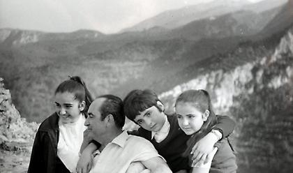 Η ζωή του Κωνσταντίνου Μητσοτάκη στη μεγάλη οθόνη (vid)