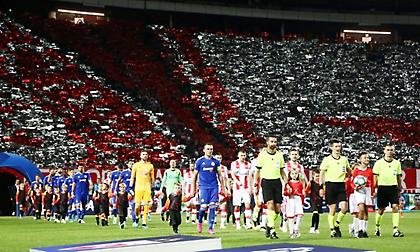 Ζήστε ξανά με τον Μπάμπη Χριστόγλου την «ερυθρόλευκη» γιορτή του ποδοσφαίρου στο Βελιγράδι (video)