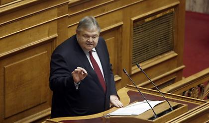 Βενιζελος: Μη νόμιμο το αίτημα άρσης ασυλίας Λοβέρδου για τη Novartis