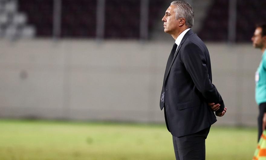 Κωστένογλου: «Δίκαιο αποτέλεσμα, δεν μπορεί να παιχτεί ποδόσφαιρο σε τέτοια γήπεδα»