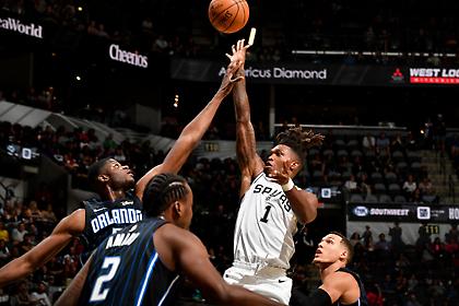 Φιλική συντριβή Σπερς από Μάτζικ