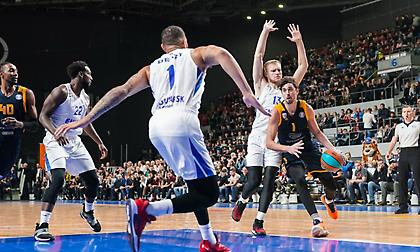 Νέος… περίπατος για την αήττητη Χίμκι