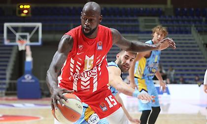 Έκανε… πόστερ αντίπαλό του με κάρφωμα ο Γκιστ! (video)