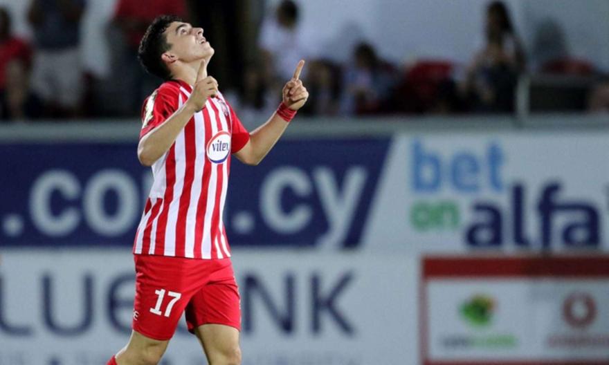 Νέα βελτιωμένη πρόταση Ολυμπιακού για Κωστή!