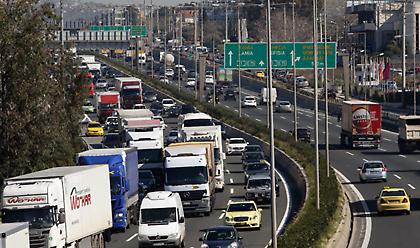 Ουρές χιλιομέτρων στον Κηφισό λόγω τροχαίου