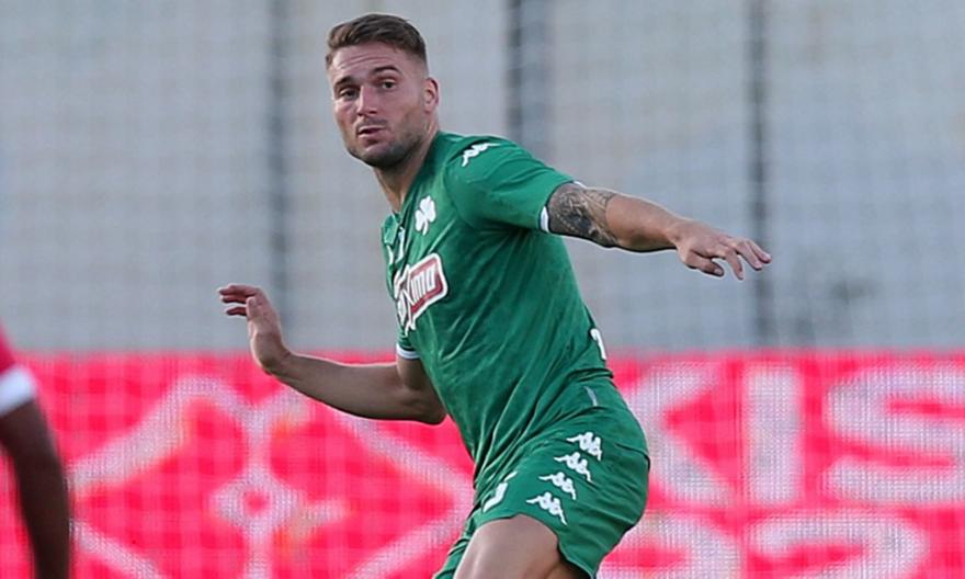 Έκπληκτος ο Σένκεφελντ που δεν υπάρχουν γραμμές στο VAR για το οφσάιντ