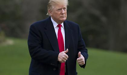 Τραμπ εναντίον Χίλαρι Κλίντον μέσα από tweets