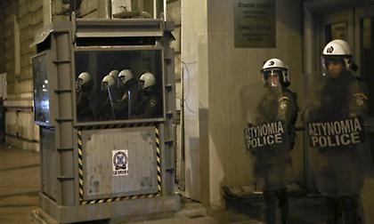 Συγκέντρωση διαμαρτυρίας έξω από την τουρκική Πρεσβεία πραγματοποιούν Κούρδοι