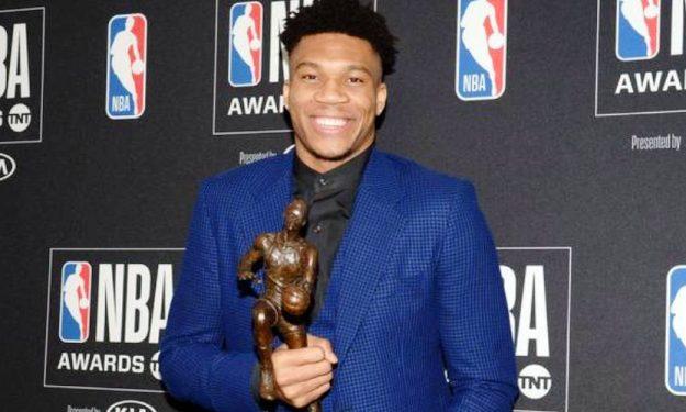 Bleacher Report: Το βραβείο του MVP ξανά στα χέρια του Γιάννη!