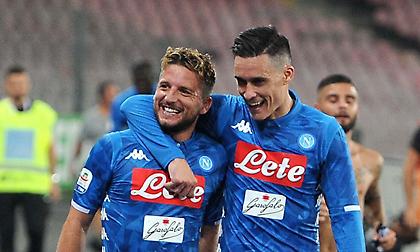 Δύσκολη η παραμονή των Μέρτενς και Καγεχόν στη Νάπολι