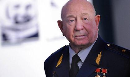 Πέθανε ο Αλεξέι Λεόνοφ, ο πρώτος άνθρωπος στην ιστορία που περπάτησε στο Διαστημα