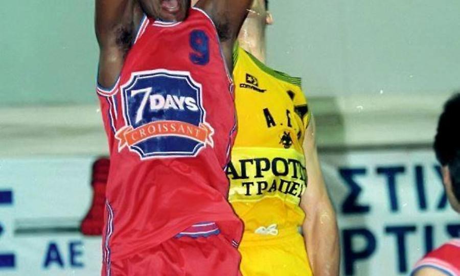 8/10 ρεκόρ: Μπορείς να βρεις τον παίκτη της Α1 των 90’s από μια φωτό της φανέλας του;