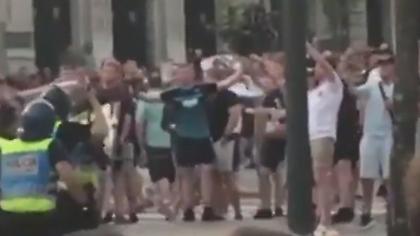 Παρατράγουδα και συλλήψεις Άγγλων στην Πράγα (video)