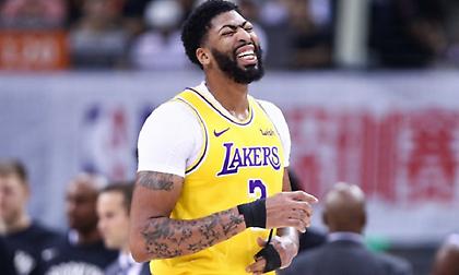 Μικρό το… κακό στον αντίχειρα του Άντονι Ντέιβις!