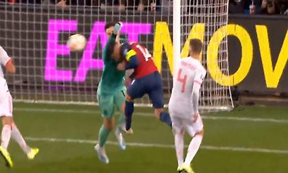 Το πέναλτι που κέρδισε ο Ελαμπντελαουί από τον Κέπα (video)