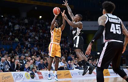 Πέρασε και από το Πέζαρο η Βίρτους Μπολόνια