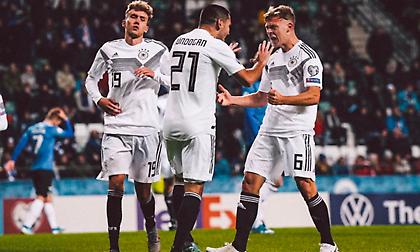 «Διπλό» από… σπόντα και κορυφή για τη Γερμανία