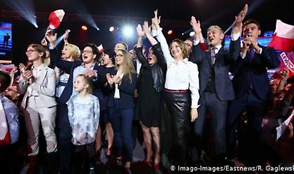 Θρίαμβος για το εθνολαϊκιστικό PiS στην Πολωνία