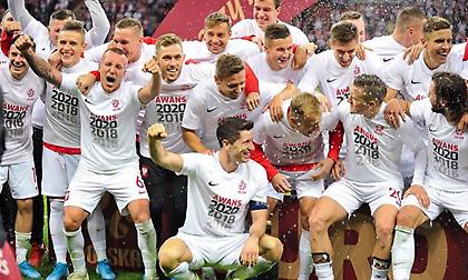 Της... τρελής στα αποδυτήρια της Πολωνίας μετά την πρόκριση στο Euro 2020