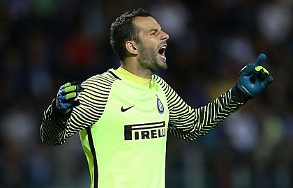 Άγχος στην Ίντερ πριν την... σύνταξη του Χαντάνοβιτς