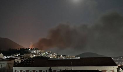 Σάμος: Πυρκαγιά στο Κέντρο Υποδοχής και Ταυτοποίησης. Συγκρούσεις Αφγανών με Σύρους