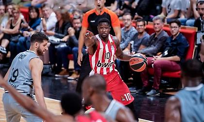 Ουίλ Τσέρι: Τι απάντησε σε πικρόχολο σχόλιο στο Twitter για την αξία του (photo)