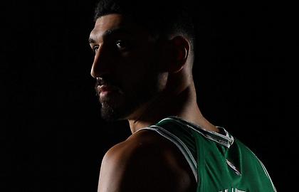 Συγκλονίζει ο Καντέρ: «Η ελευθερία δεν είναι δωρεάν»