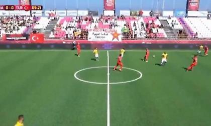 Διεκόπη το Βραζιλία-Τουρκία στην Κρήτη λόγω πανό και συνθημάτων κατά του Ερντογάν (video)