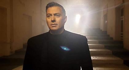 «Τα έχω όλα»: Η επιτυχία του φετινού χειμώνα από τον Νίκο Μακρόπουλο