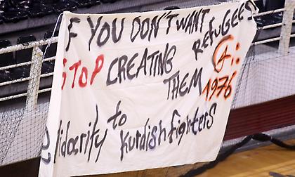 Μήνυμα συμπαράστασης στους Κούρδους από τους οργανωμένους του ΠΑΟΚ (pic)