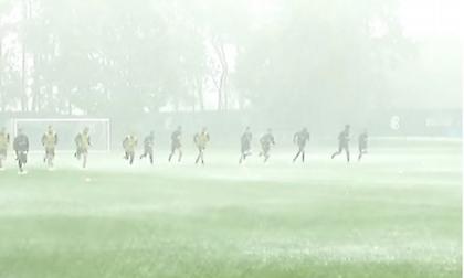 Ο Κόντε έβγαλε τους παίκτες της Ίντερ για προπόνηση μέσα σε… κατακλυσμό! (video)