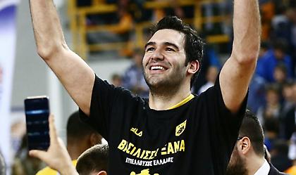 Μαυροειδής στο sport-fm.gr: «Να καταλάβουν οι φίλοι της ΑΕΚ ότι με 20.000 κόσμο δεν χάνουμε»