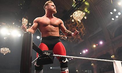 Ο wrestler που παίζει πιάνο και διαβάζει φιλοσοφία