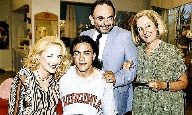 8/10 ο καλύτερος: Θυμάσαι το όνομα 10 ηρώων ελληνικών τηλεοπτικών σειρών που αγαπήσαμε;